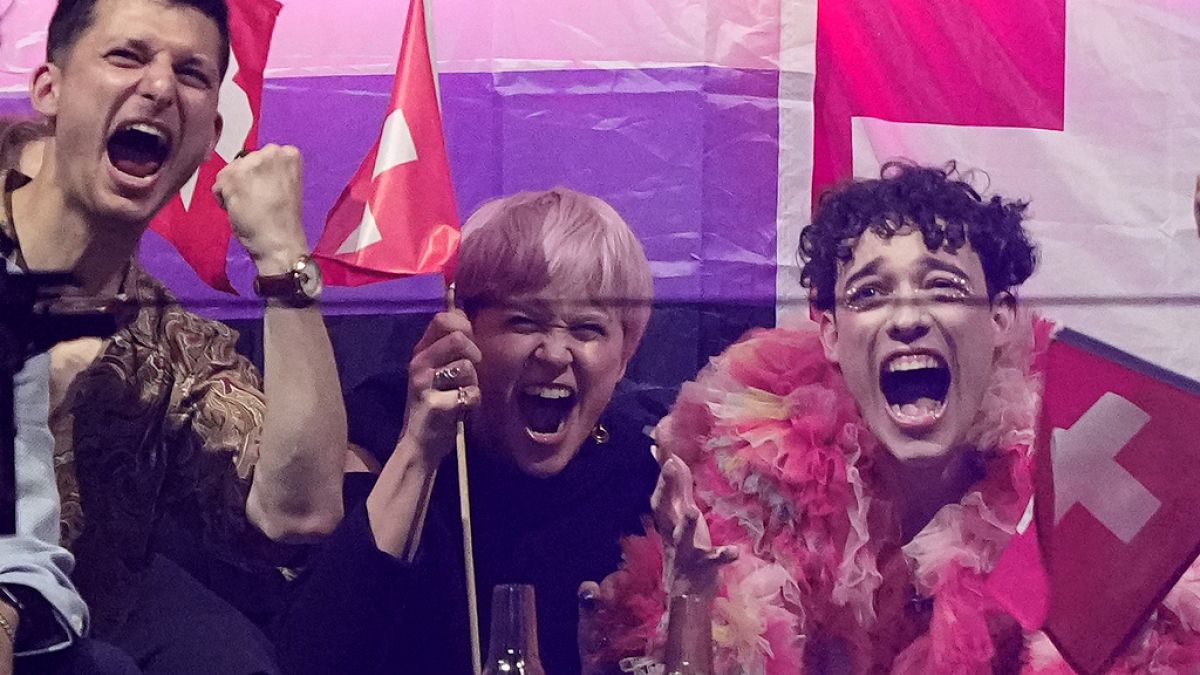 Eurovision 2024: Tartışmalı müzik yarışmasını İsviçreli Nemo kazandı