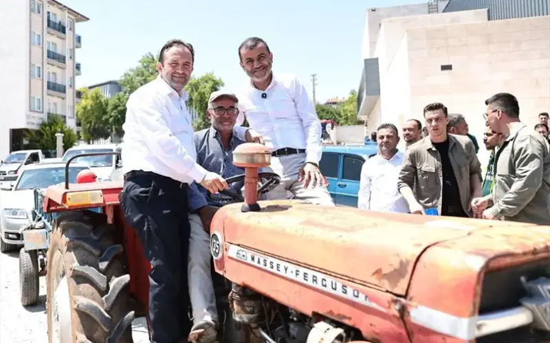 Denizli Büyükşehir Belediyesi'nin Yem Dağıtım Programında İkinci Hafta Başladı