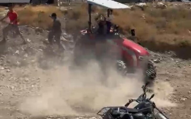 Hayvan otlatma kavgası. Tartıştığı kişilerin üzerine traktör sürdü