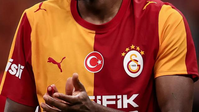 Galatasaray Transferde Hız Kesmiyor: İki Yıldız Adı İstanbul Yolunda